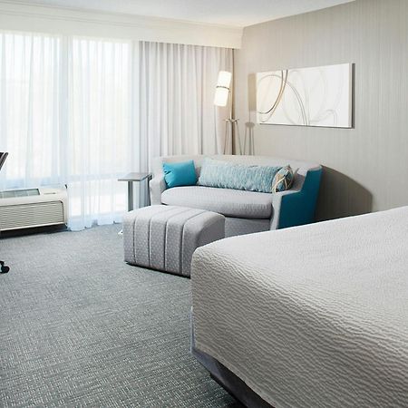 Courtyard By Marriott Fort Lauderdale North/Cypress Creek Hotel Eksteriør billede