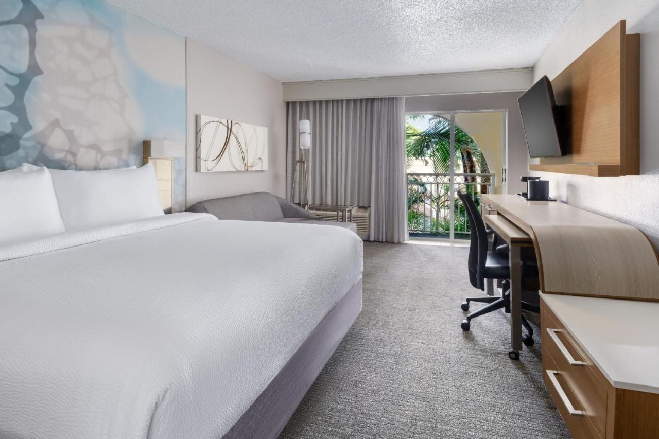 Courtyard By Marriott Fort Lauderdale North/Cypress Creek Hotel Eksteriør billede