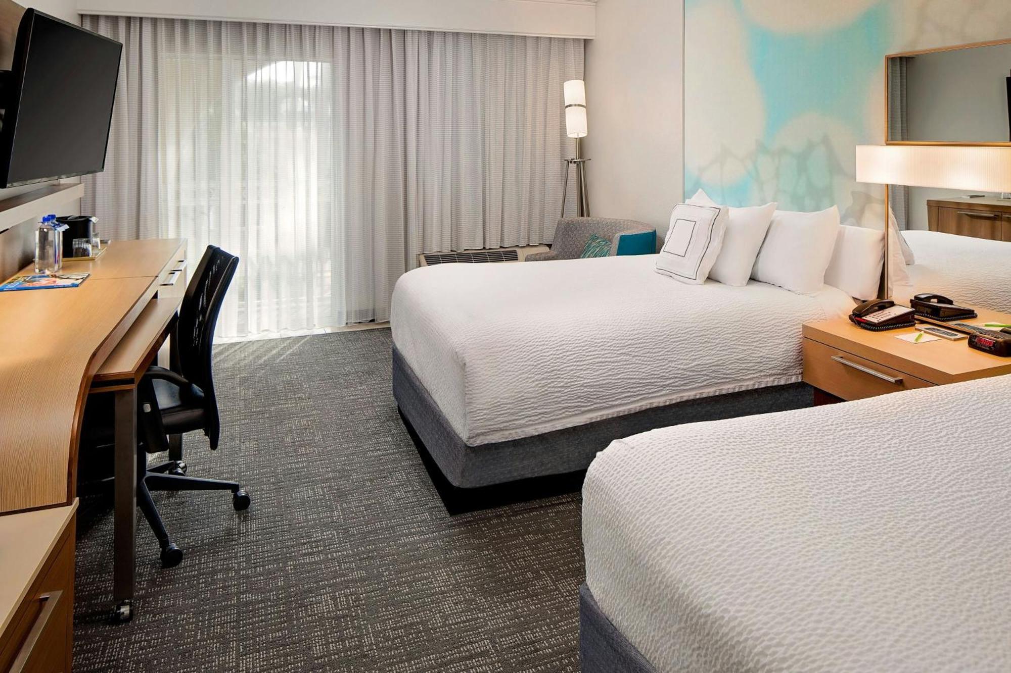 Courtyard By Marriott Fort Lauderdale North/Cypress Creek Hotel Eksteriør billede