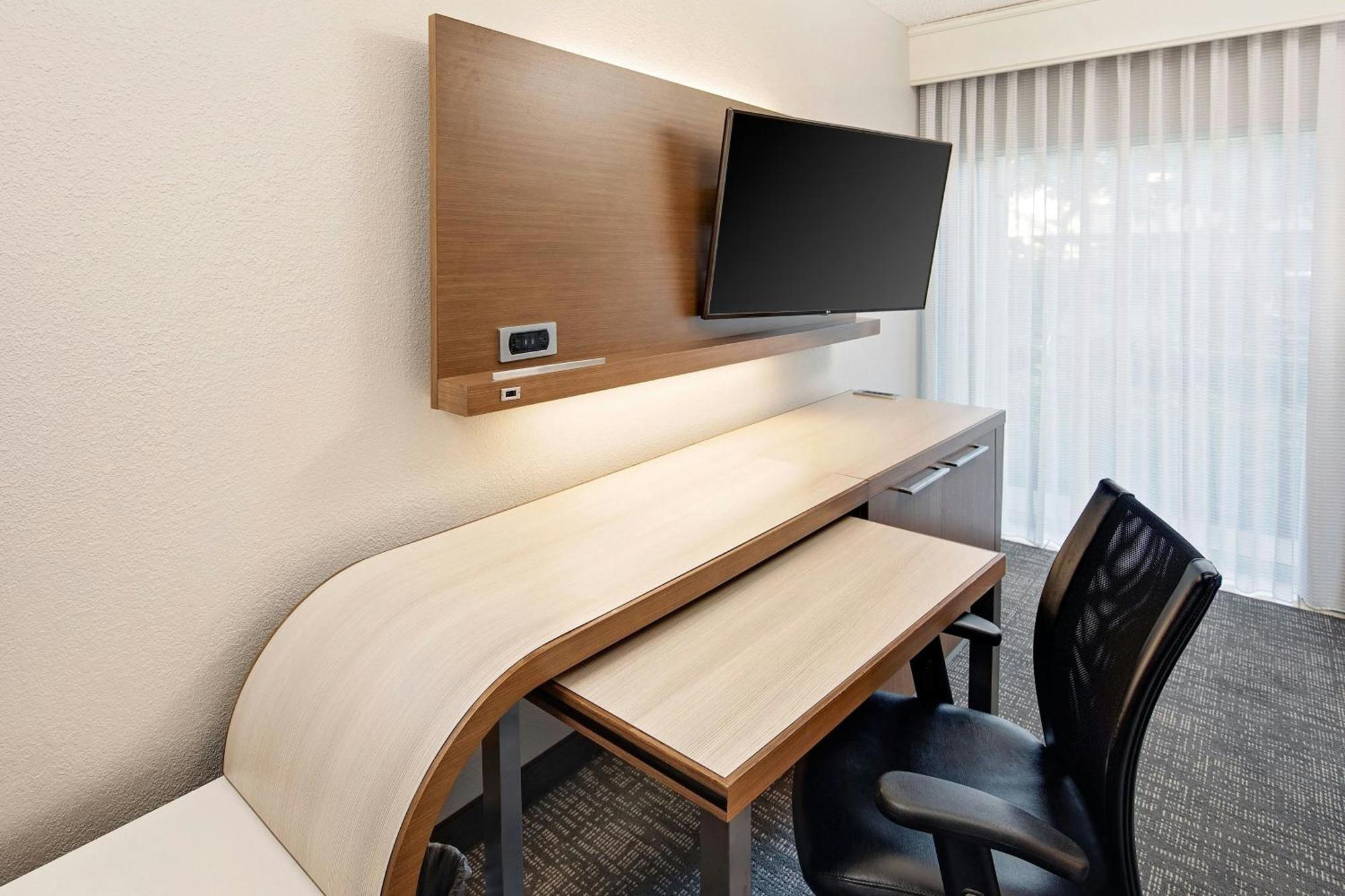 Courtyard By Marriott Fort Lauderdale North/Cypress Creek Eksteriør billede