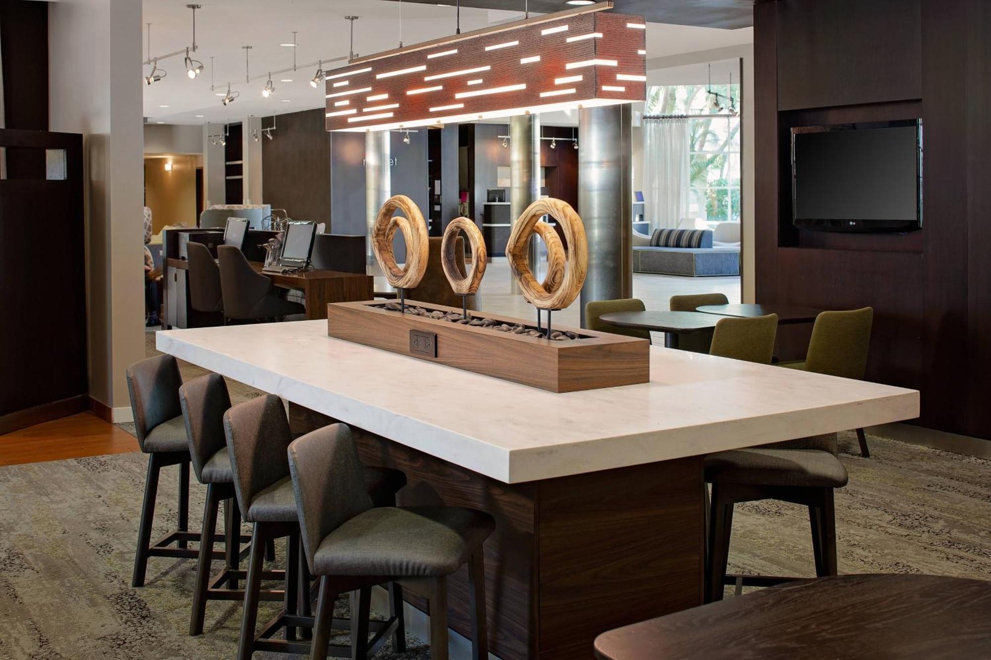 Courtyard By Marriott Fort Lauderdale North/Cypress Creek Eksteriør billede