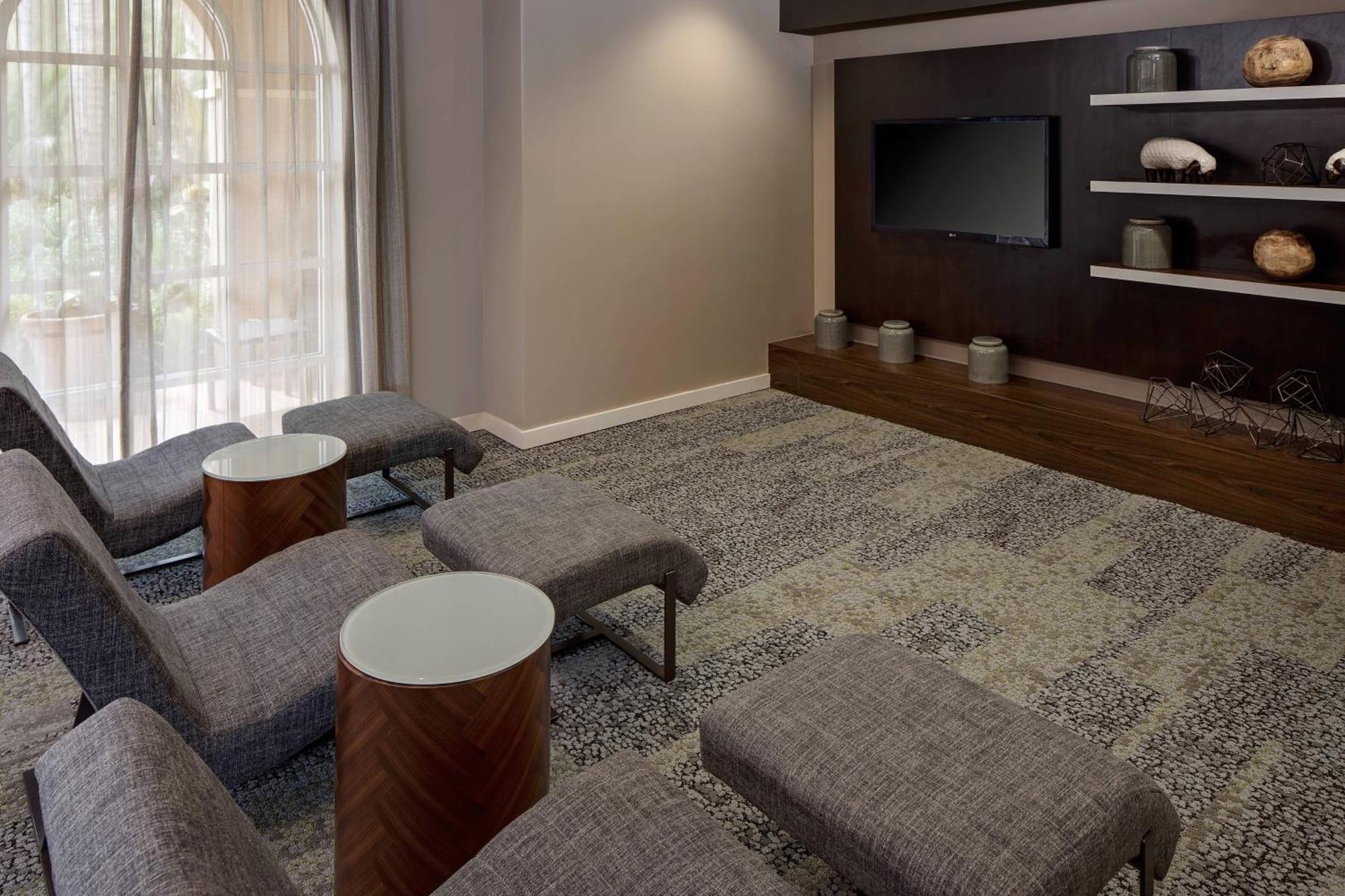 Courtyard By Marriott Fort Lauderdale North/Cypress Creek Eksteriør billede