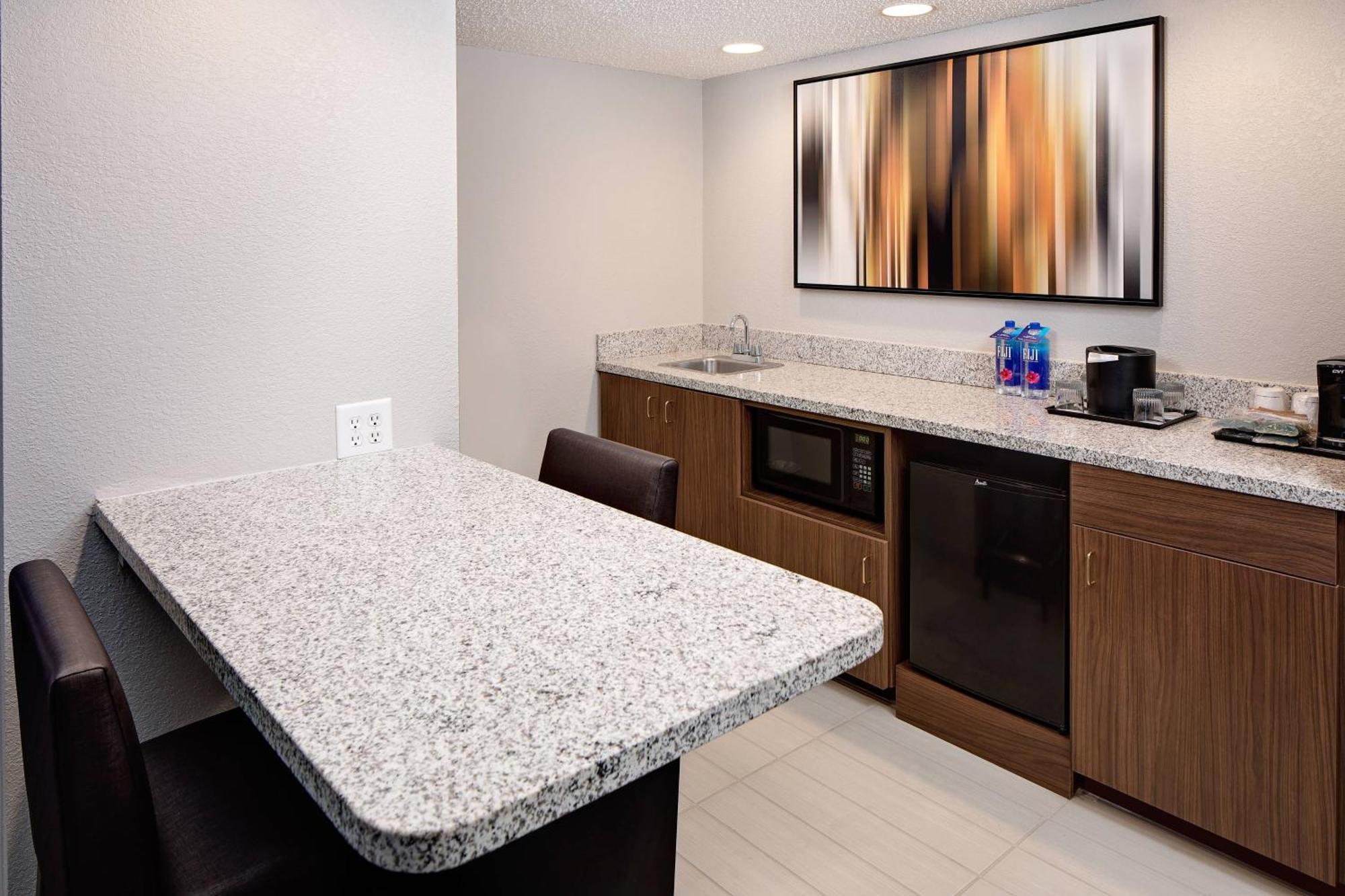 Courtyard By Marriott Fort Lauderdale North/Cypress Creek Eksteriør billede