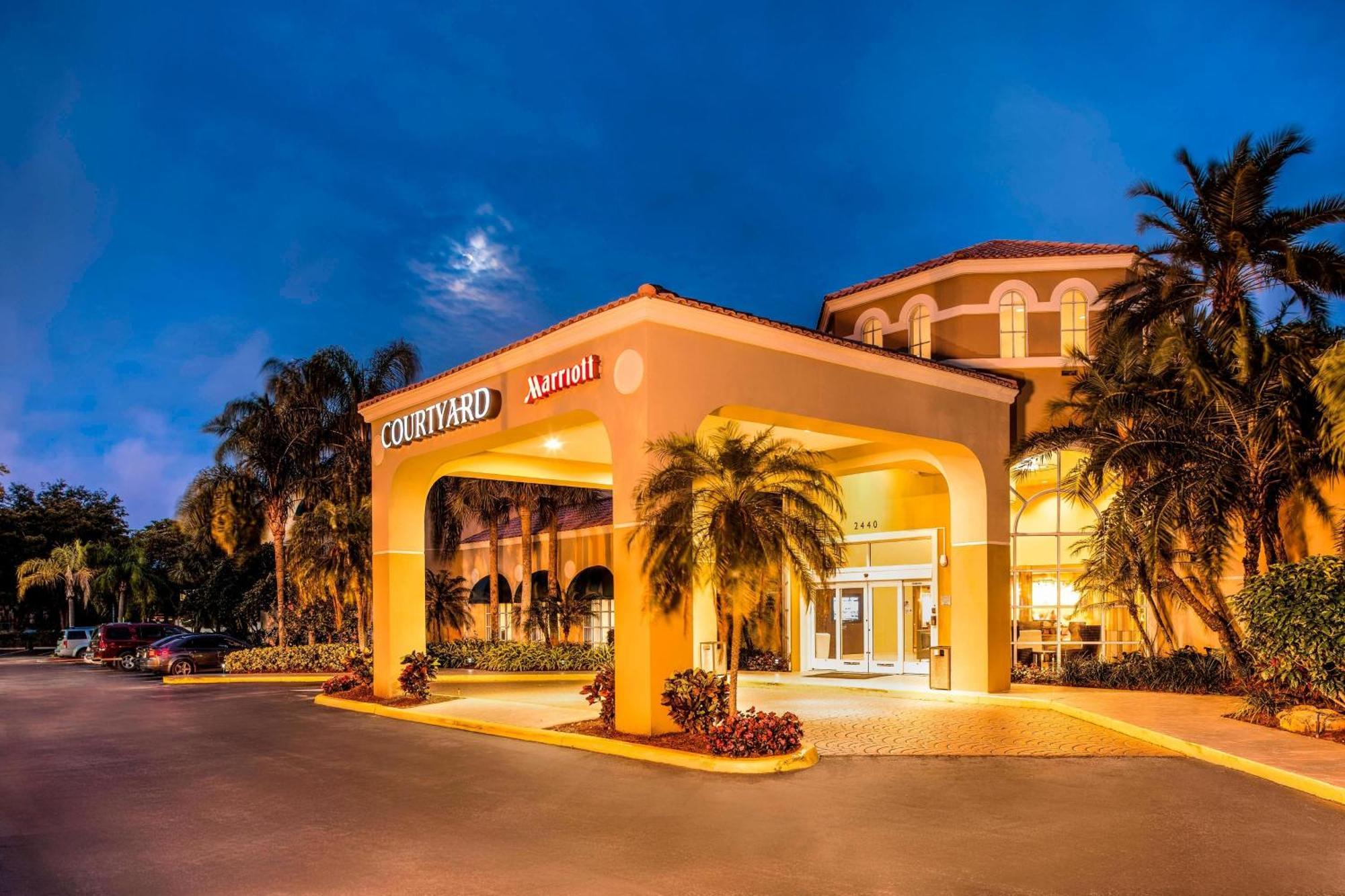 Courtyard By Marriott Fort Lauderdale North/Cypress Creek Eksteriør billede