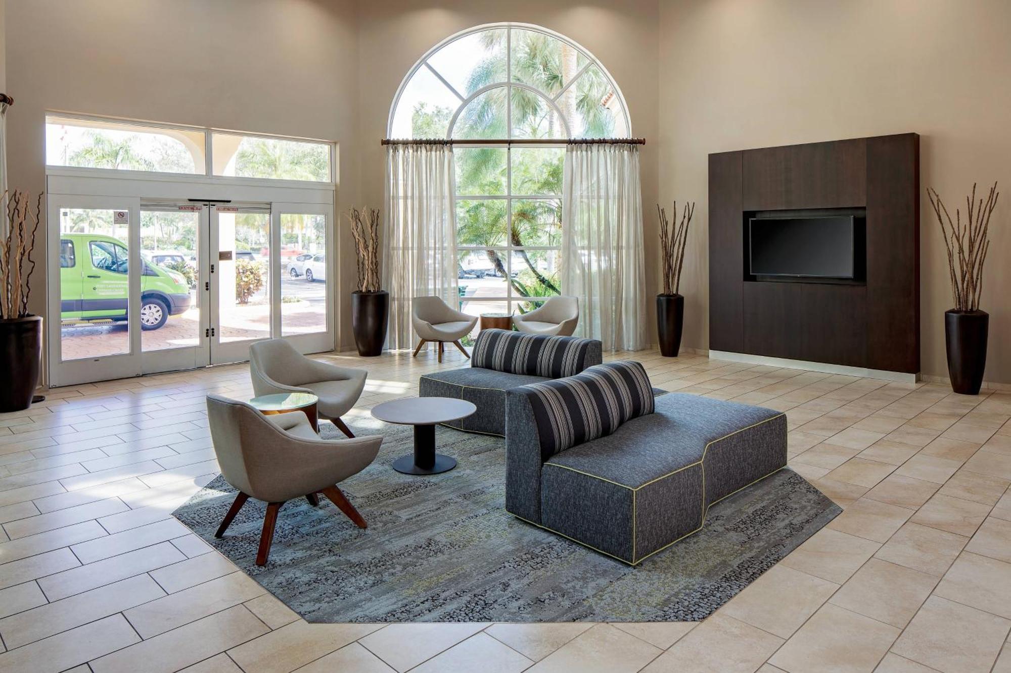 Courtyard By Marriott Fort Lauderdale North/Cypress Creek Eksteriør billede