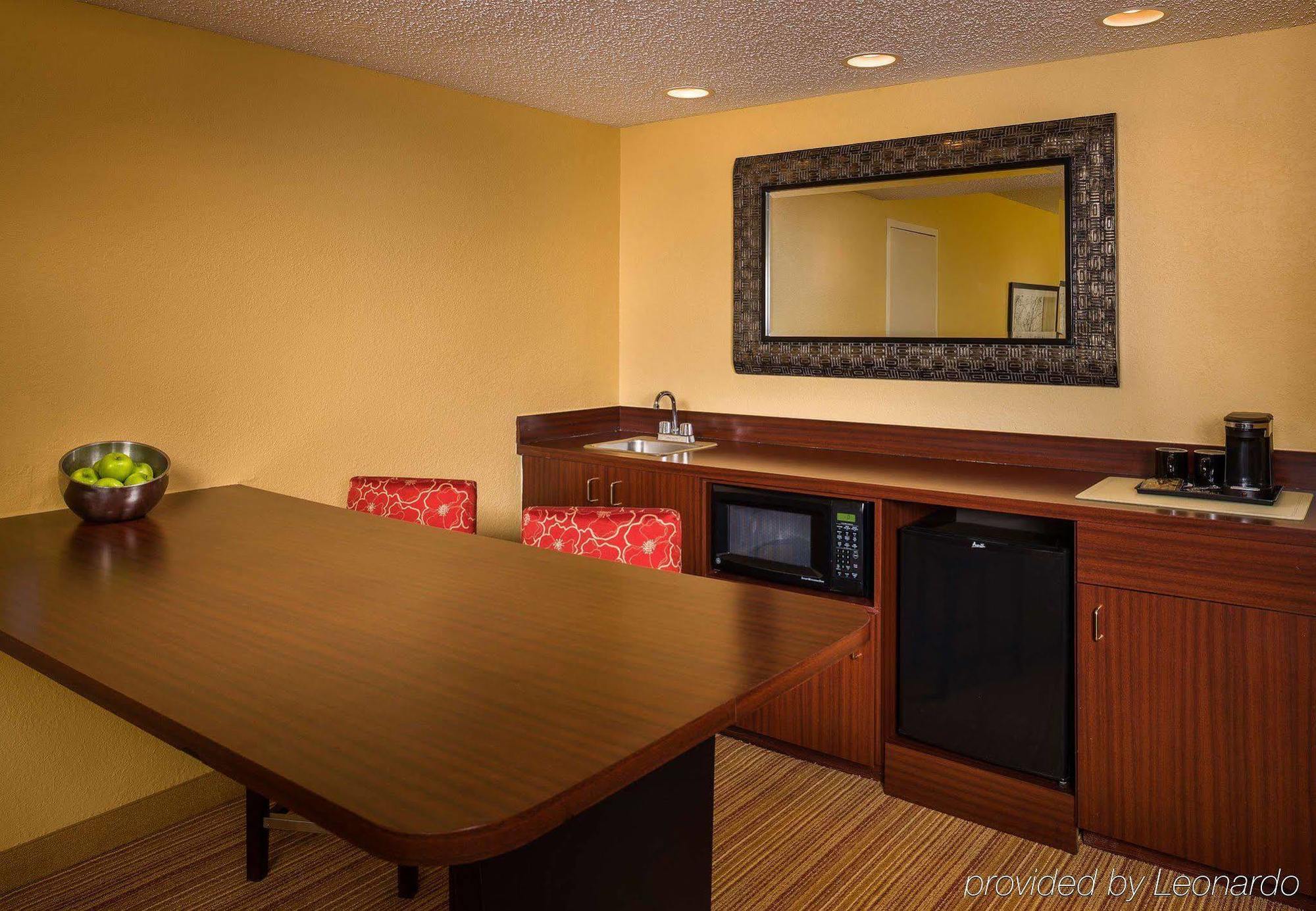 Courtyard By Marriott Fort Lauderdale North/Cypress Creek Hotel Eksteriør billede