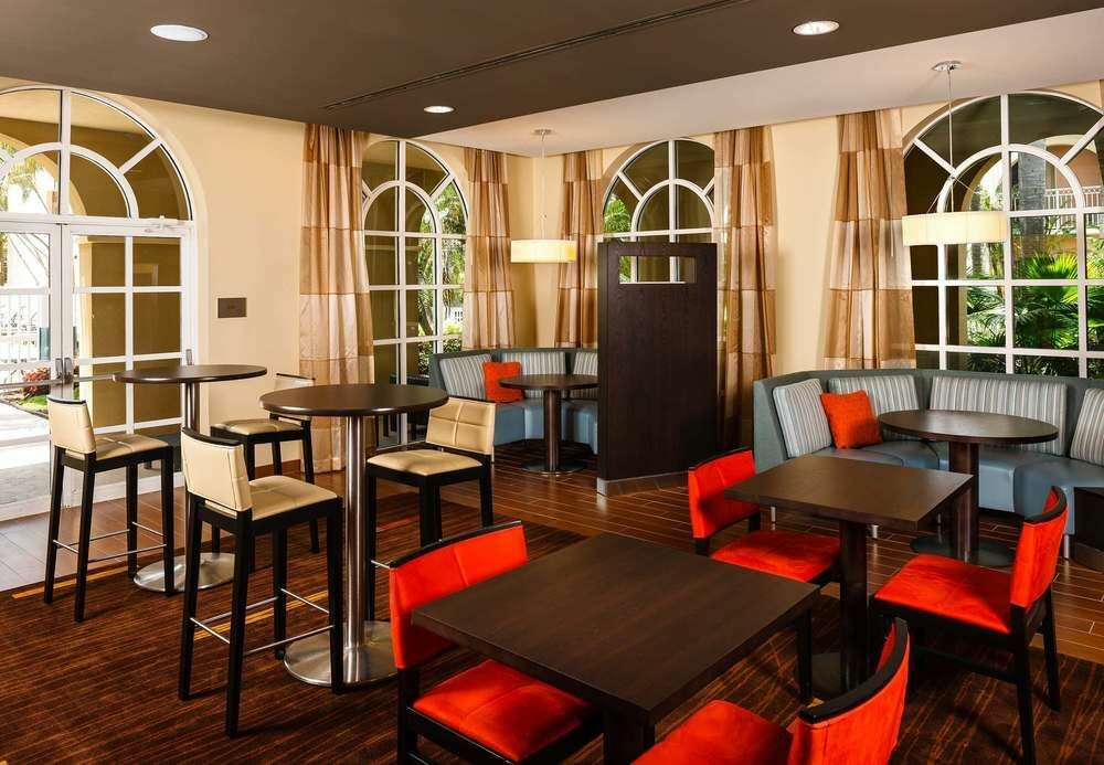 Courtyard By Marriott Fort Lauderdale North/Cypress Creek Eksteriør billede